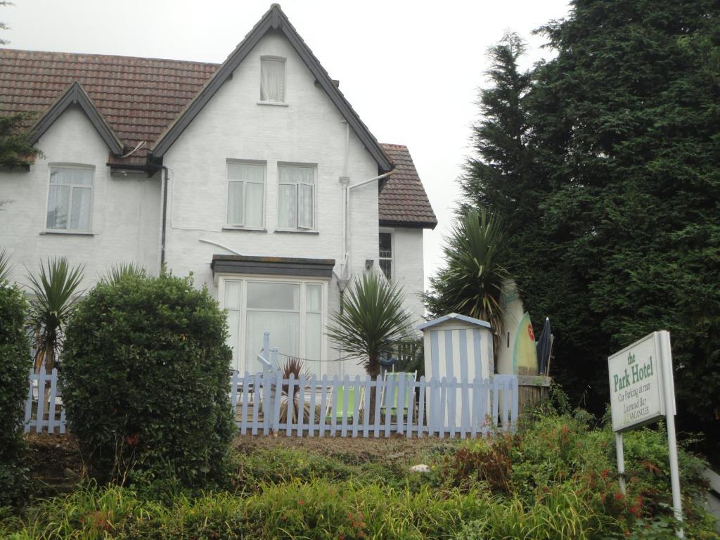 Waves In Bournemouth Exterior foto